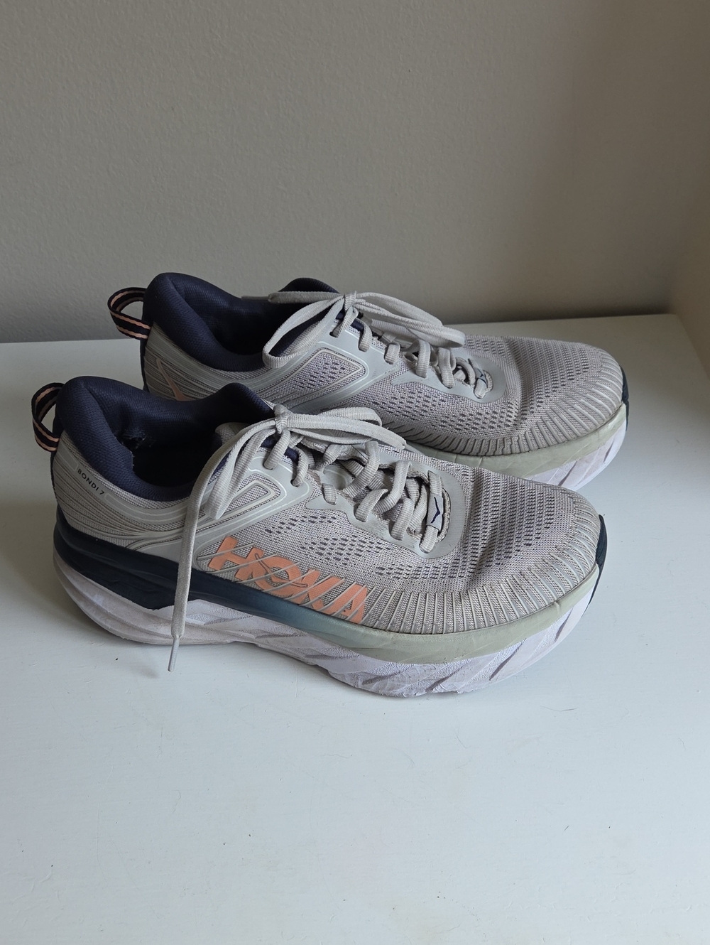 HOKA Women's Neutral Running Shoe in Light Gray with Coral Logo Sz 8.5
